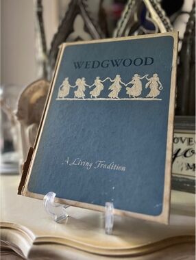 Wedgwood: A Living Tradition Book